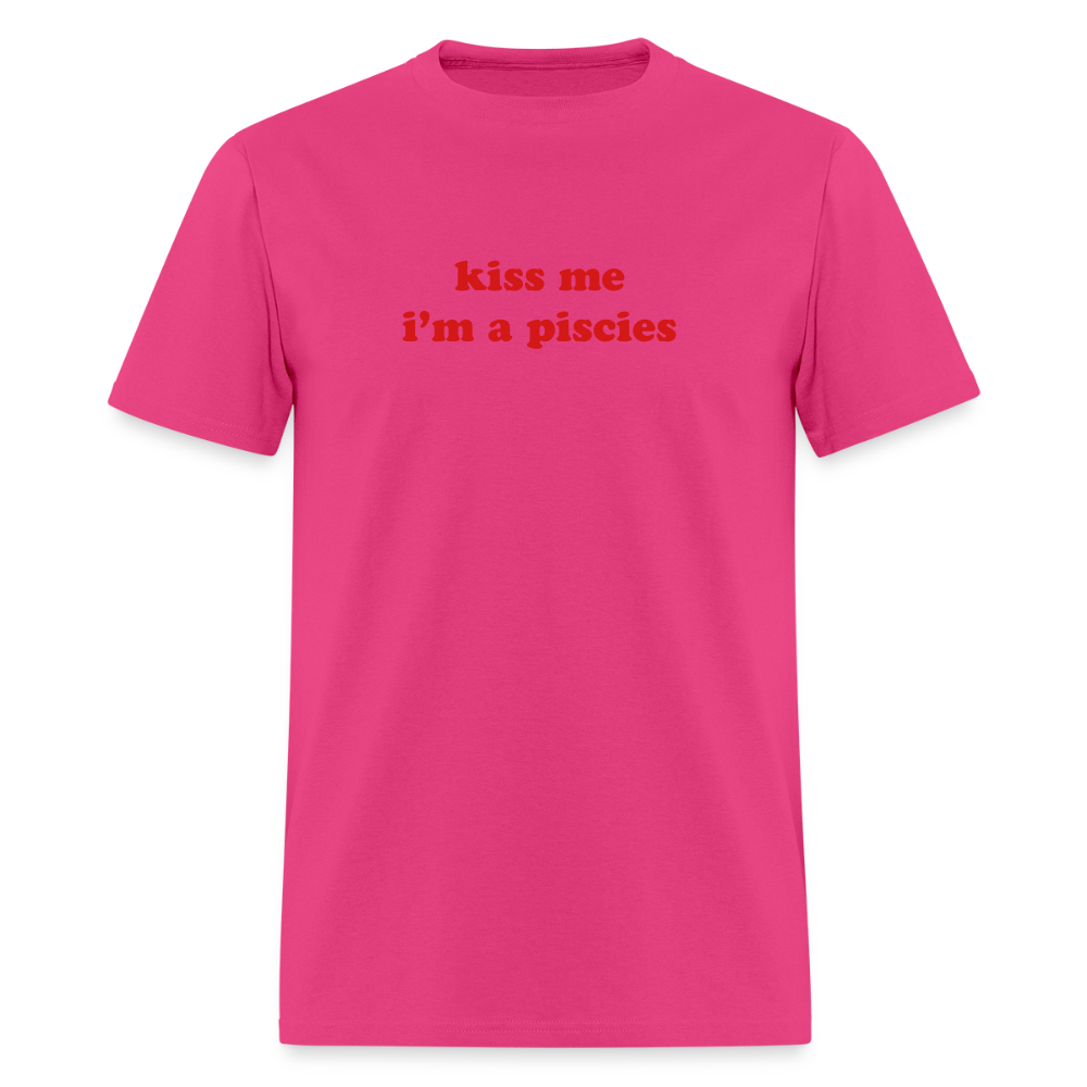 kiss me I’m a pisces Unisex Classic T-Shirt - fuchsia