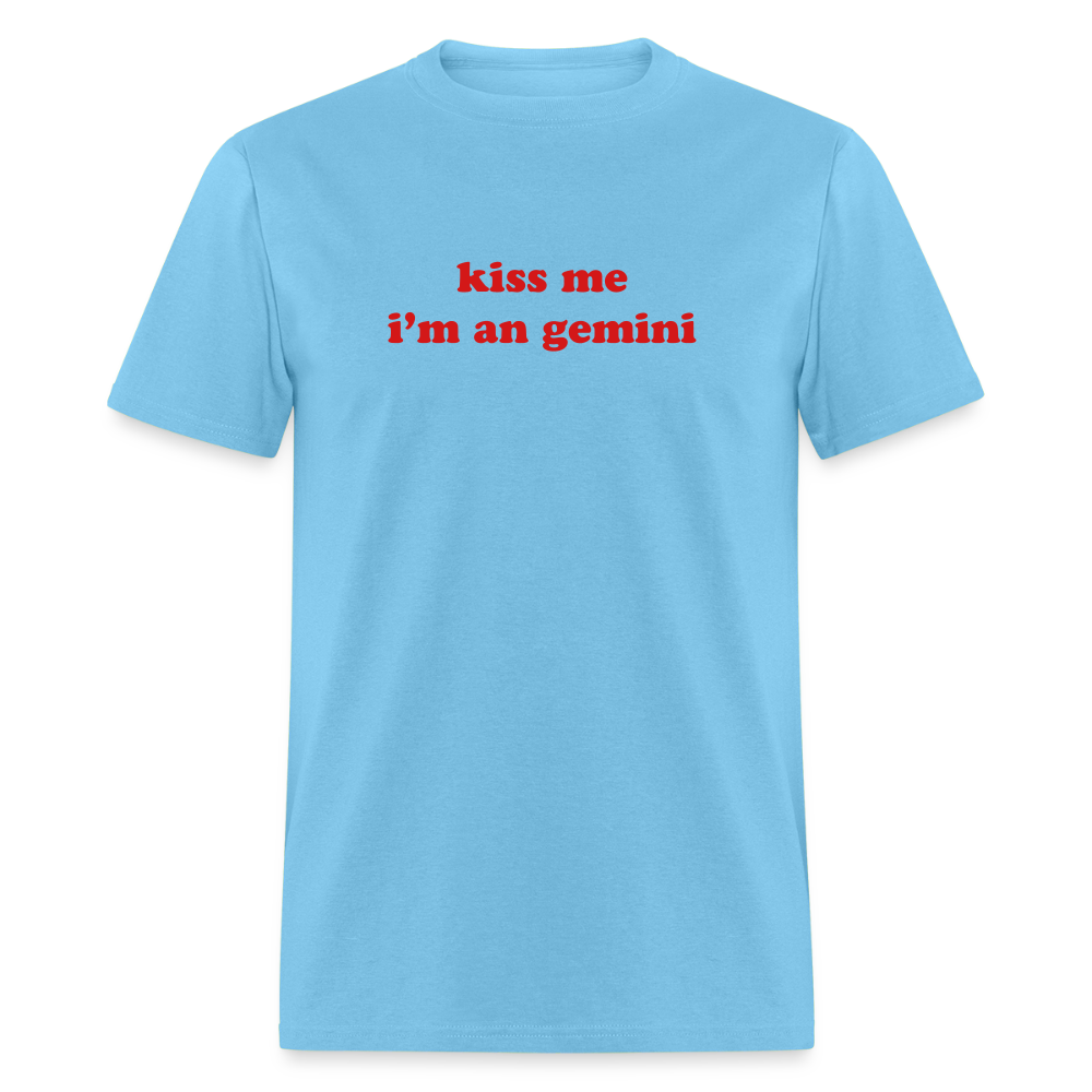 kiss me I’m a gemini Unisex Classic T-Shirt - aquatic blue