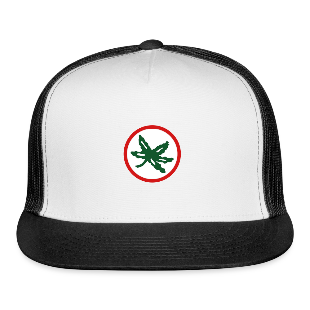 THE Trucker Cap - white/black